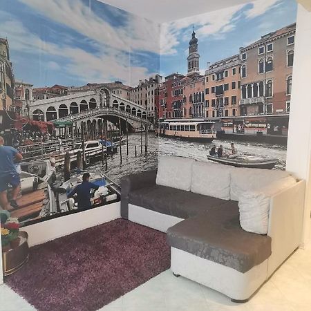 Zsuzsa Lak Apartment Местре Екстериор снимка