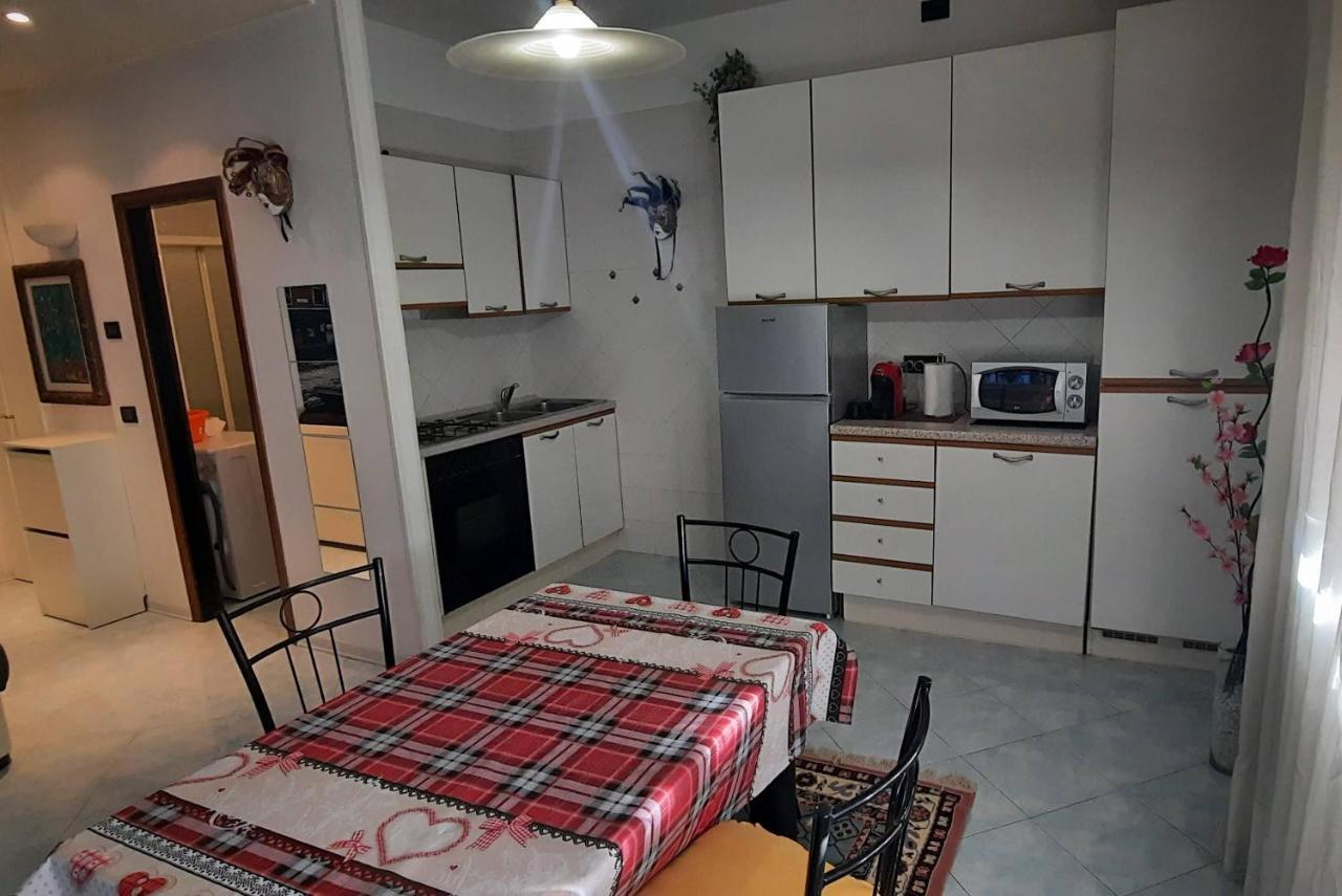 Zsuzsa Lak Apartment Местре Екстериор снимка